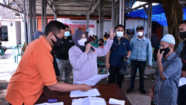 Monitoring Penyaluran BST Kantor Pos, Wali Kota Banjar Imbau Prokes